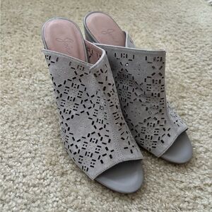 Joie grey wedge heels